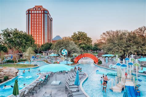 expedia resorts near grandview texas.